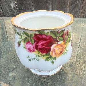 Royal Albert Old Country Roses Bone China Jam Jar with Gold Trim England no lid